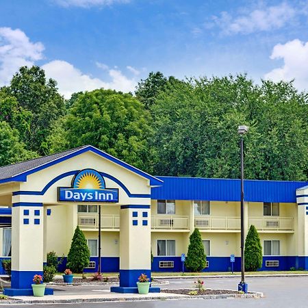 Days Inn By Wyndham Southington Exterior foto