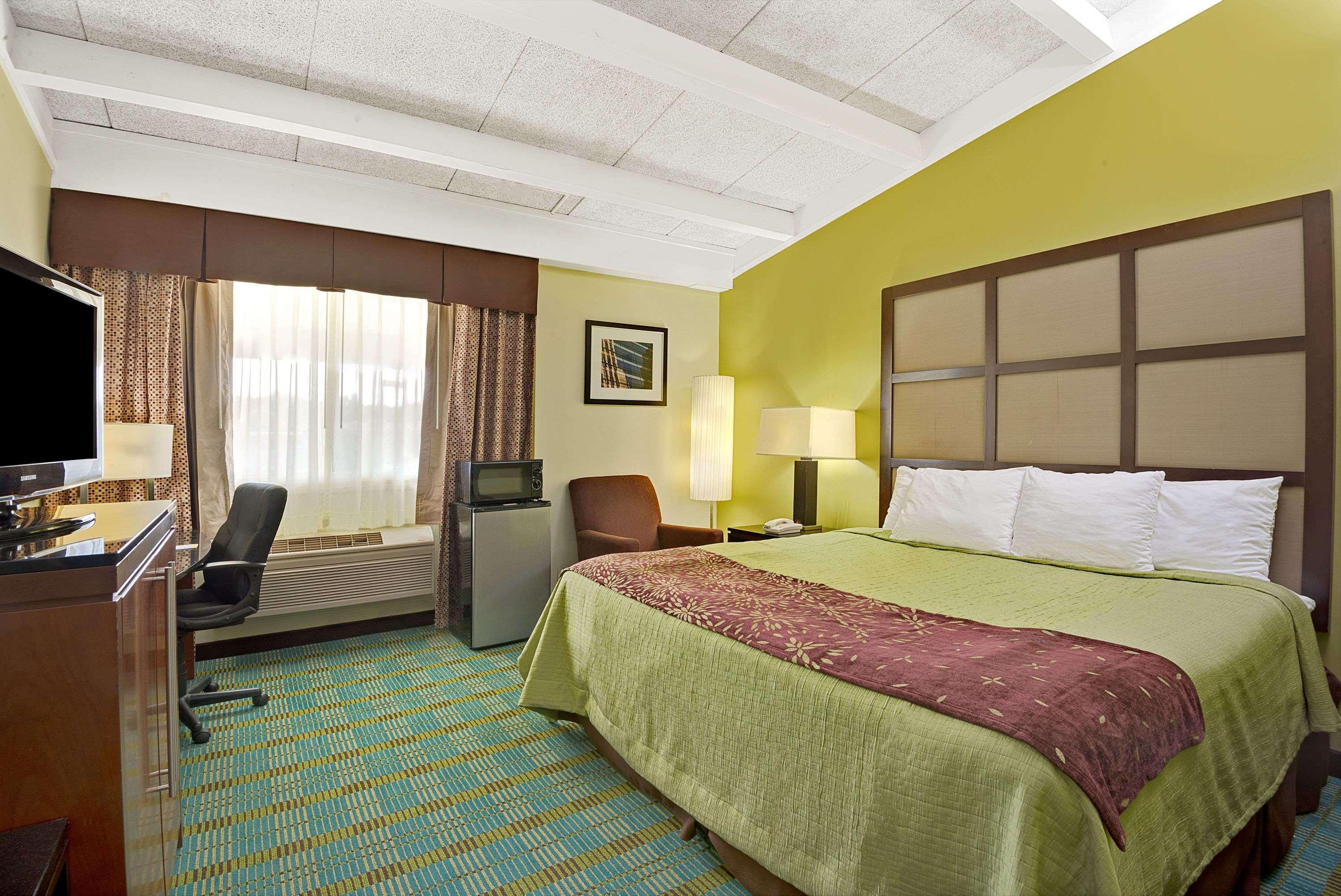 Days Inn By Wyndham Southington Exterior foto